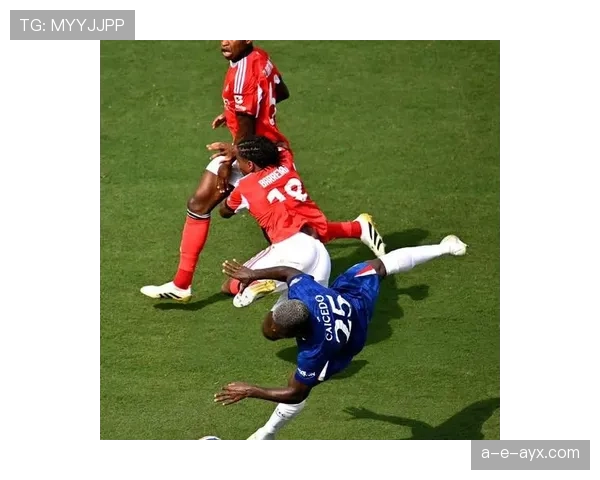 南美足球战术革新：攻防策略突破引领未来发展方向