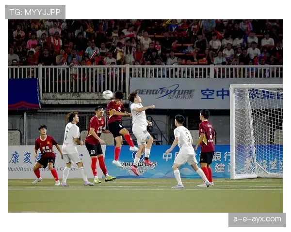 中超争冠白热化:强强对话点燃球迷热情,精彩对决一触即发 中超争冠白热化:强强对话点燃球迷热情,精彩对决一触即发