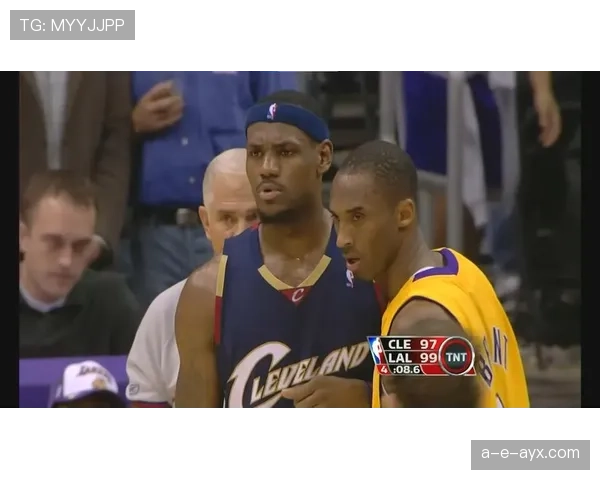 刷到科比·布莱恩特家视频，后院整座球馆、鞋柜像博物馆——我工资哪儿去了